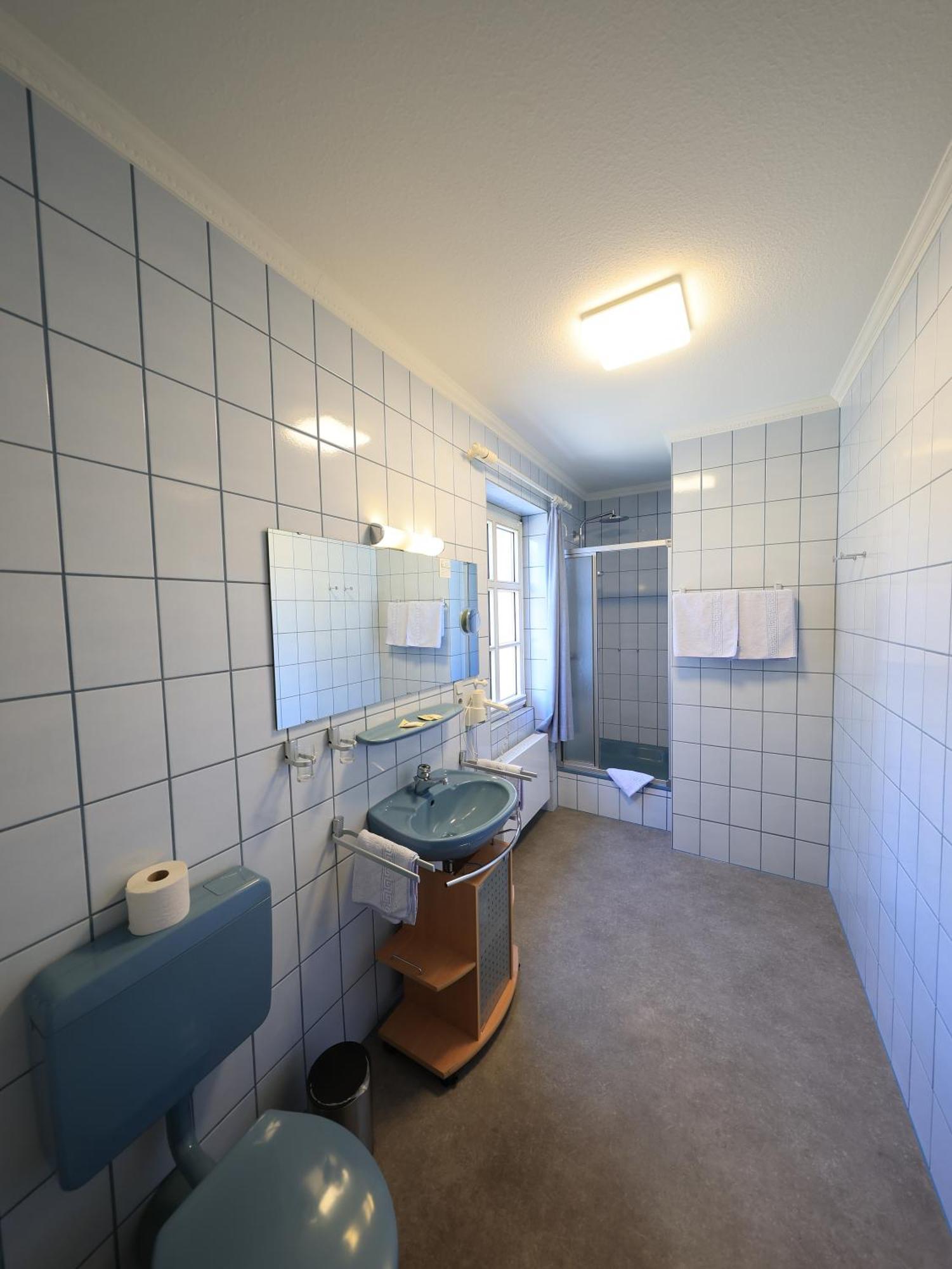 Hotel Zur Post Mulheim an der Mosel Exterior foto