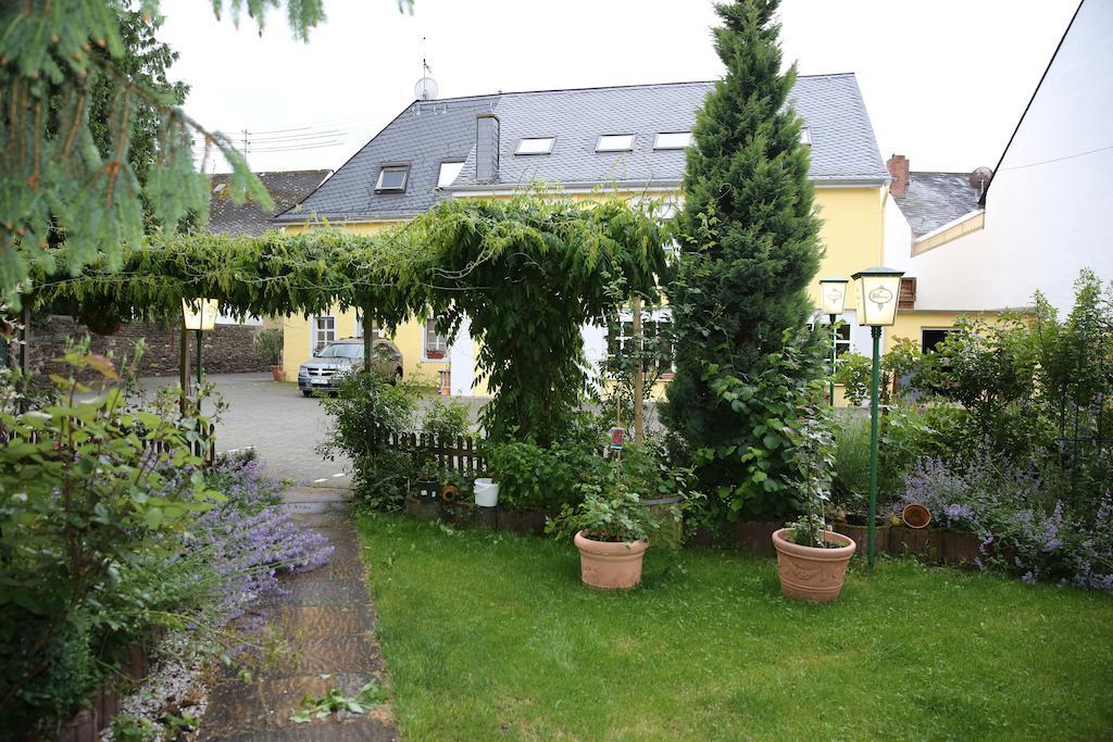 Hotel Zur Post Mulheim an der Mosel Exterior foto